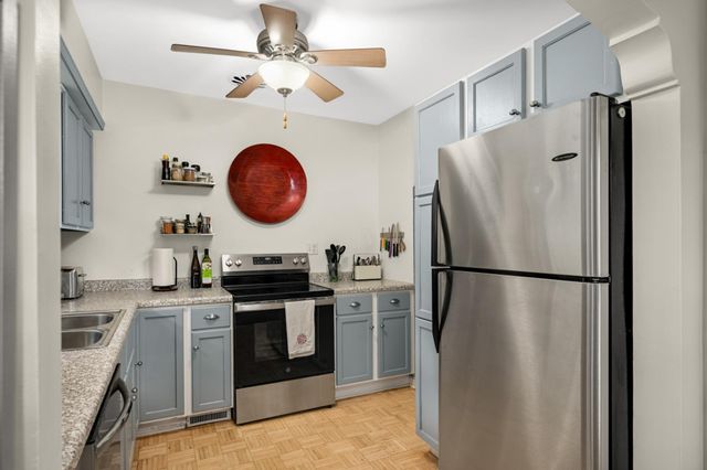2913 Florida Avenue S, Saint Louis Park, MN 55426