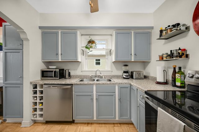 2913 Florida Avenue S, Saint Louis Park, MN 55426