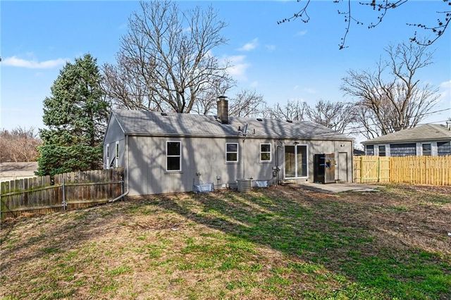 5715 Cedar Avenue, Raytown, MO 64133