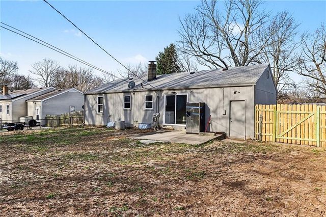 5715 Cedar Avenue, Raytown, MO 64133