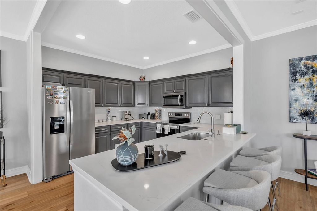 Image 7 of property listing at 3150 TOSCANA CIRCLE, Tampa, FL 33611