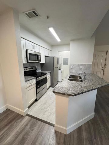 236 AFTON SQUARE 305, Altamonte Springs, FL 32714