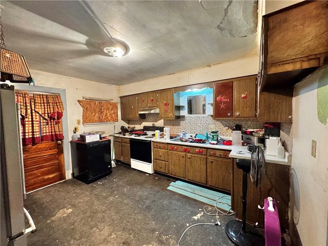 942 Brown St, Belle Vernon, PA 15012