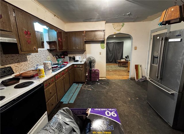 942 Brown St, Belle Vernon, PA 15012