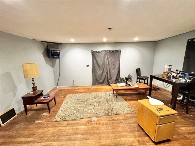 942 Brown St, Belle Vernon, PA 15012