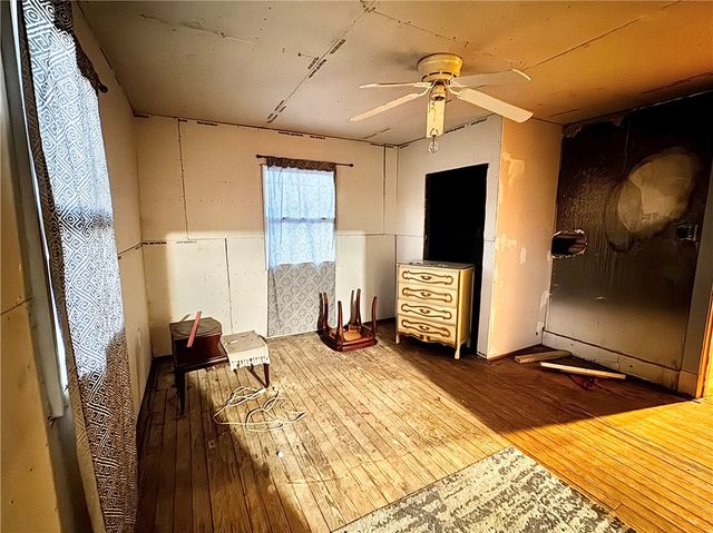 942 Brown St, Belle Vernon, PA 15012