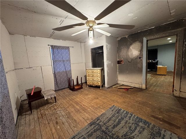 942 Brown St, Belle Vernon, PA 15012