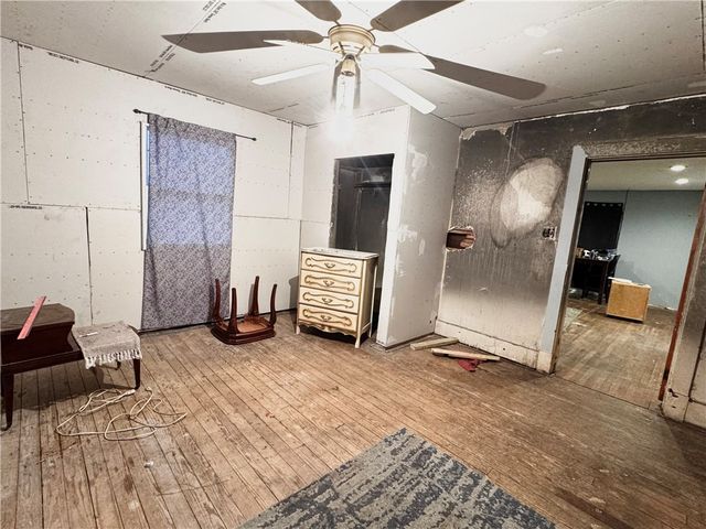 942 Brown St, Belle Vernon, PA 15012