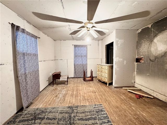 942 Brown St, Belle Vernon, PA 15012