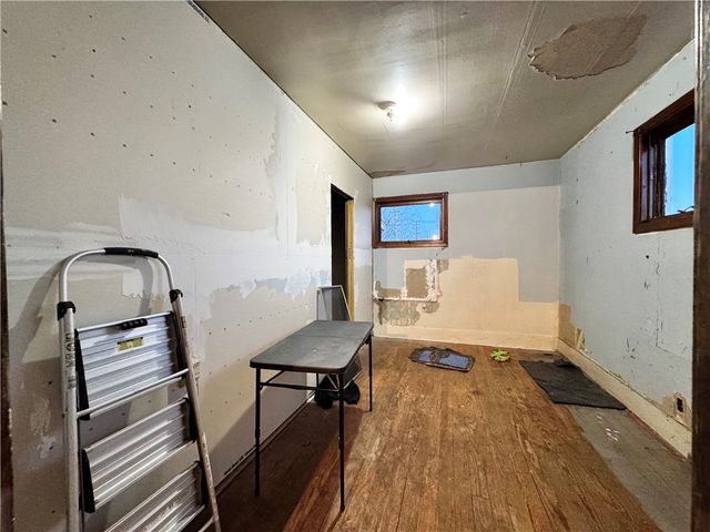 942 Brown St, Belle Vernon, PA 15012