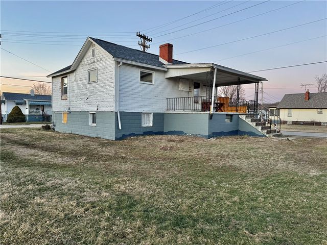 942 Brown St, Belle Vernon, PA 15012