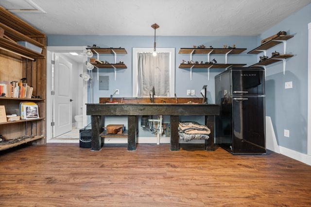 327 E Chestnut Street, Bolivar, MO 65613