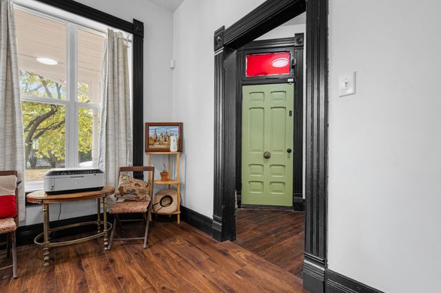 327 E Chestnut Street, Bolivar, MO 65613