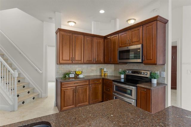 889 PICKFAIR TERRACE, Lake Mary, FL 32746