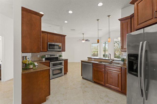 889 PICKFAIR TERRACE, Lake Mary, FL 32746