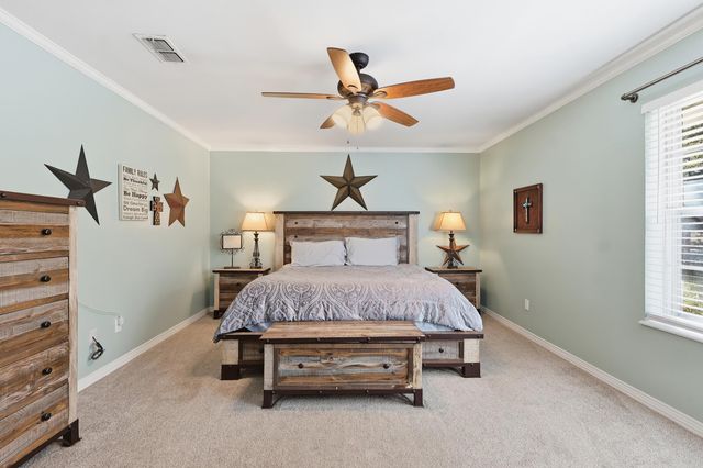 220 Eitelman Ln, Longview, TX 75605