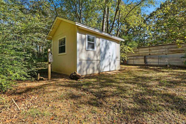 220 Eitelman Ln, Longview, TX 75605