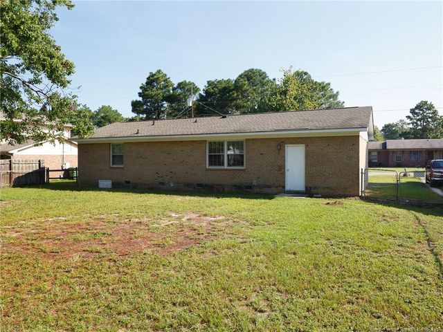3249 Glenmore Drive, Hope Mills, NC 28348