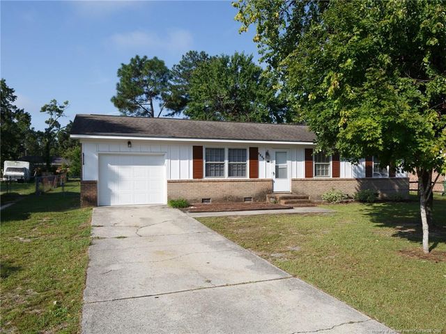 3249 Glenmore Drive, Hope Mills, NC 28348