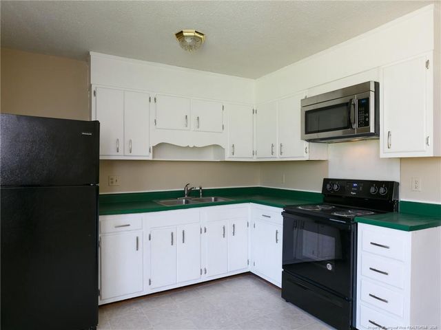 3249 Glenmore Drive, Hope Mills, NC 28348