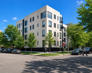 3757 N Sheffield Avenue 302, Chicago, IL 60613