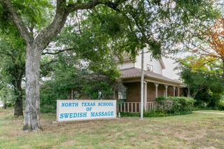 2335 W Green Oaks Boulevard, Arlington, TX 76016