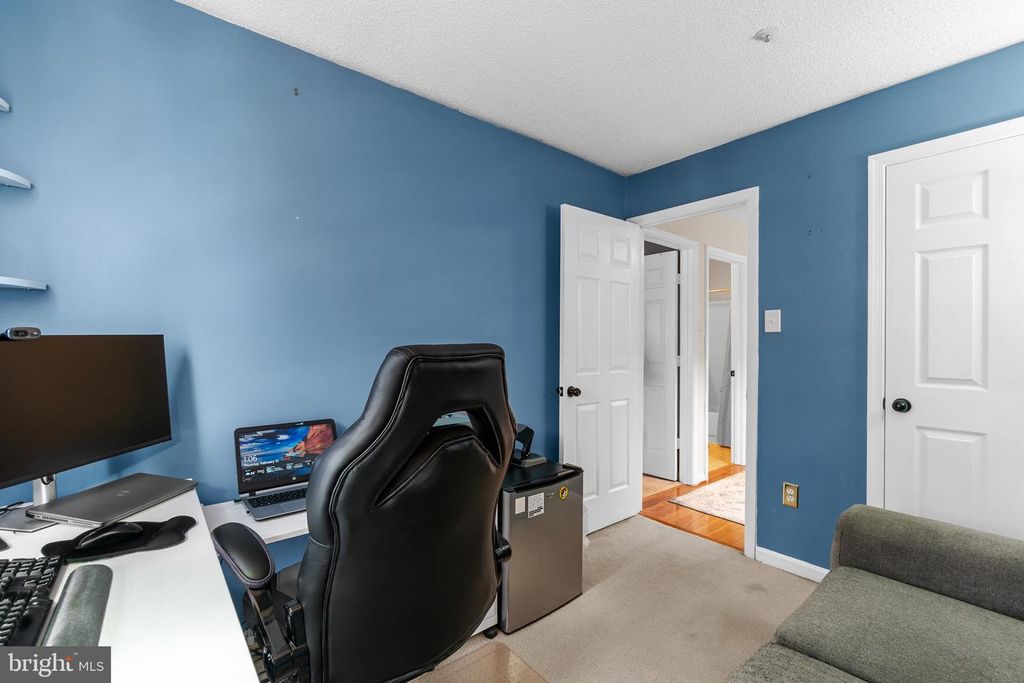 Image 12 of property listing at 14010 VALLEYFIELD DR, Silver Spring, MD 20906