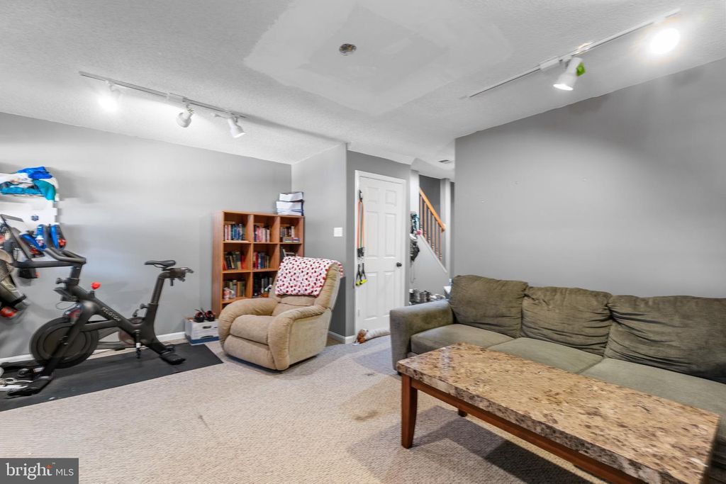 Image 19 of property listing at 14010 VALLEYFIELD DR, Silver Spring, MD 20906