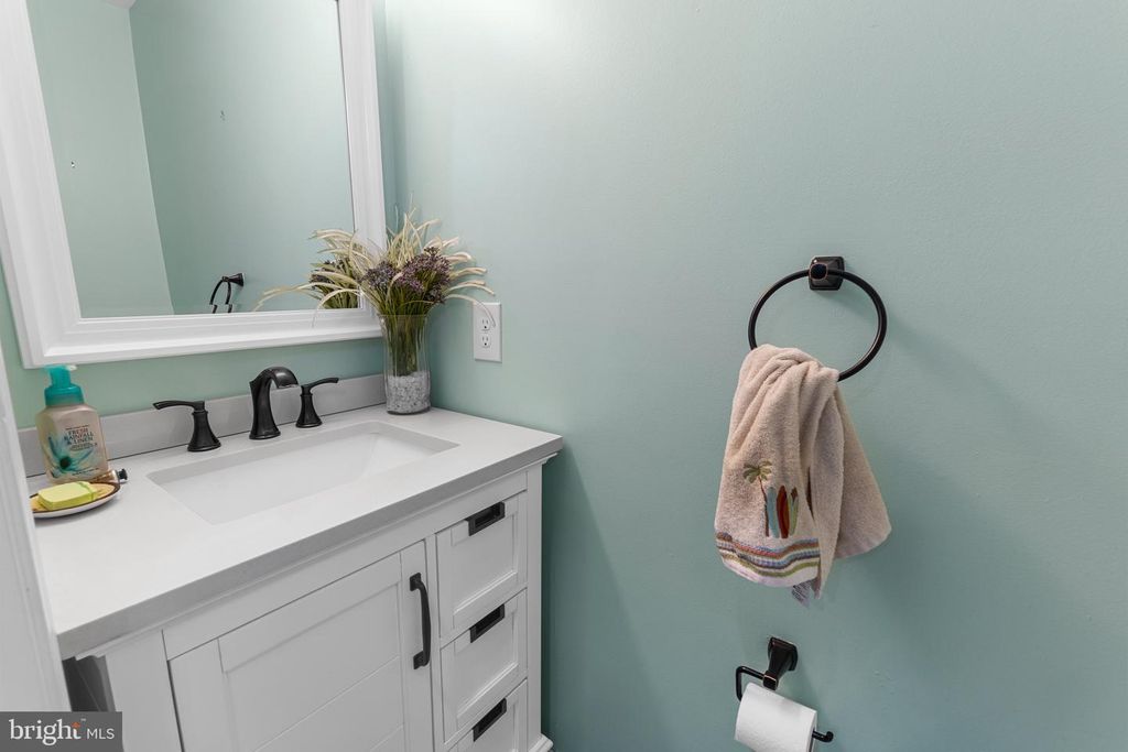 Image 22 of property listing at 14010 VALLEYFIELD DR, Silver Spring, MD 20906