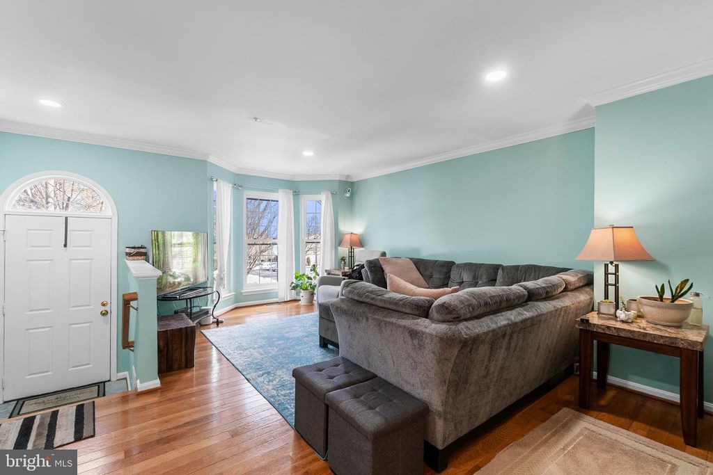 Image 8 of property listing at 14010 VALLEYFIELD DR, Silver Spring, MD 20906