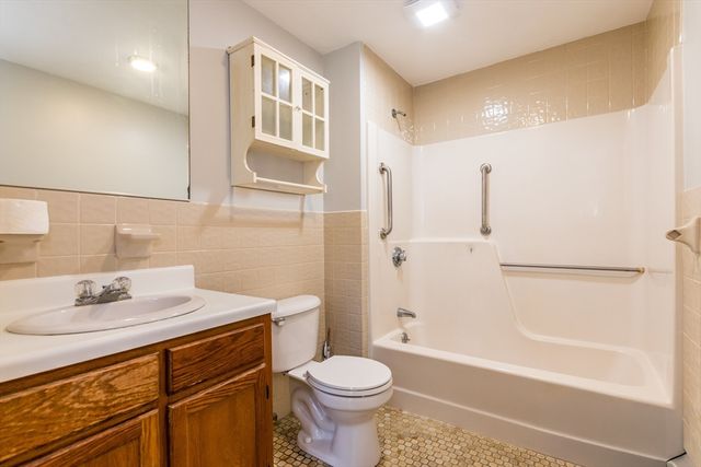 300 Falmouth Rd 16A, Mashpee, MA 02649