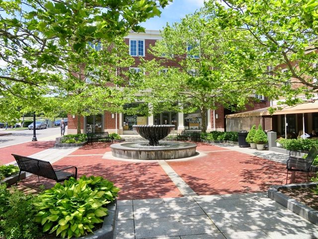 300 Falmouth Rd 16A, Mashpee, MA 02649