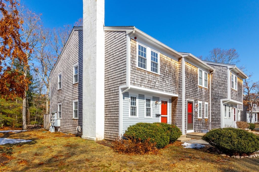 300 Falmouth Rd 16A, Mashpee, MA 02649