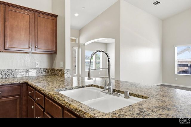13320 Evening Breeze Avenue, Bakersfield, CA 93314