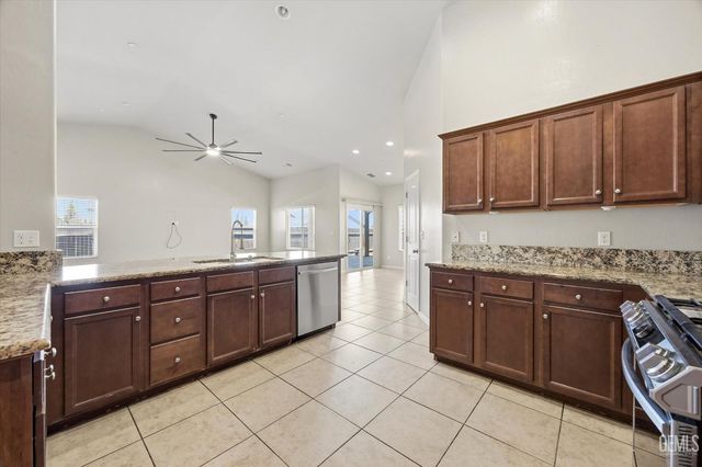 13320 Evening Breeze Avenue, Bakersfield, CA 93314