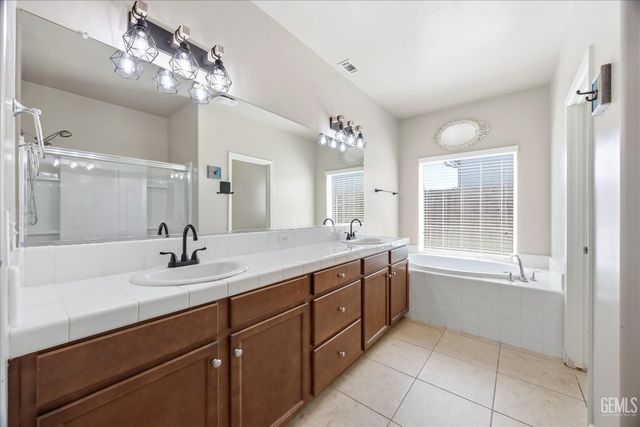 13320 Evening Breeze Avenue, Bakersfield, CA 93314