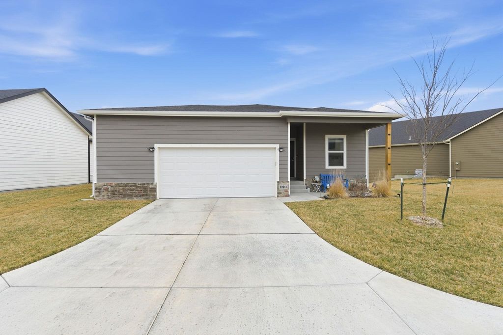 12816 E Equestrian St, Wichita, KS 67230