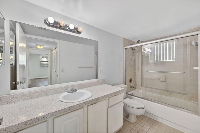 8373 Lake Drive 101, Doral, FL 33166