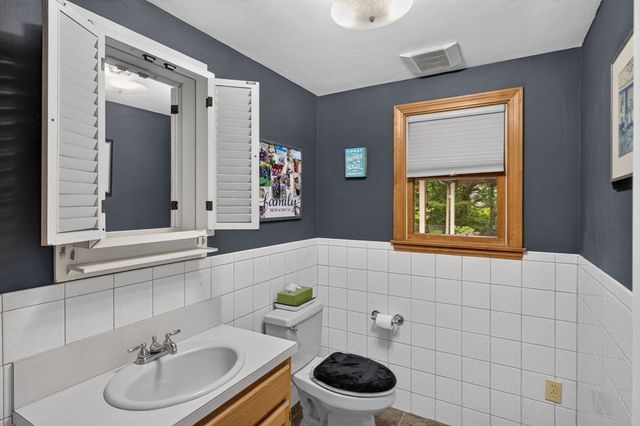 317 Bay Rd, Easton, MA 02334