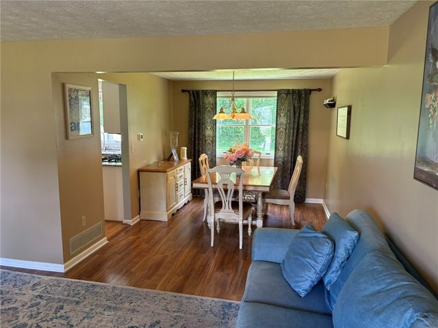 581 Bram Hall Drive, Greece, NY 14626