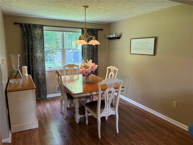 581 Bram Hall Drive, Greece, NY 14626