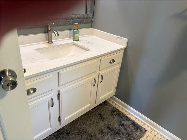 581 Bram Hall Drive, Greece, NY 14626