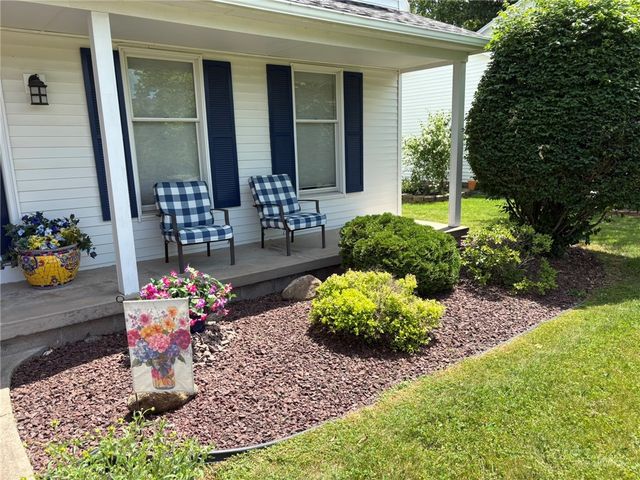 581 Bram Hall Drive, Greece, NY 14626