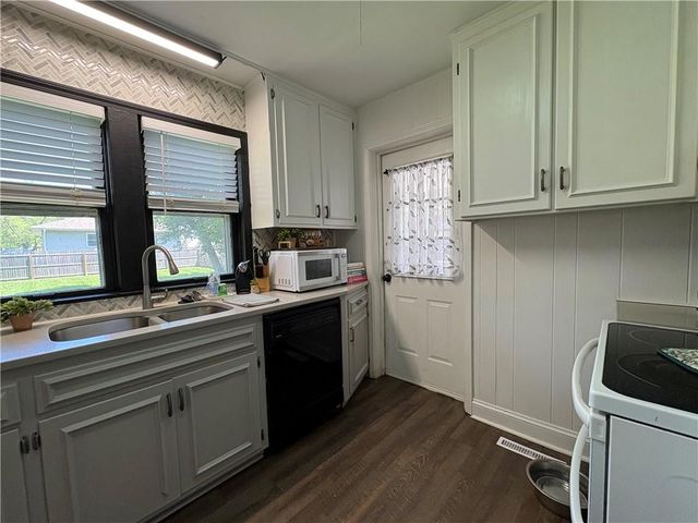 403 E Walnut Street, Drexel, MO 64742
