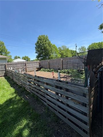 403 E Walnut Street, Drexel, MO 64742