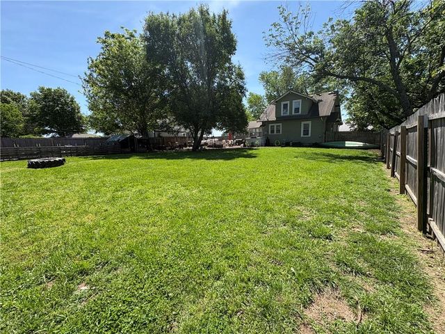 403 E Walnut Street, Drexel, MO 64742