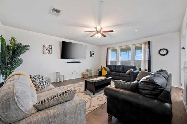 316 Carrington ST, Hutto, TX 78634