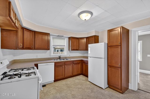 134 Lehman Avenue, Bowling Green, OH 43402