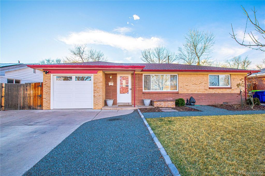 1543 S Benton Street, Lakewood, CO 80232