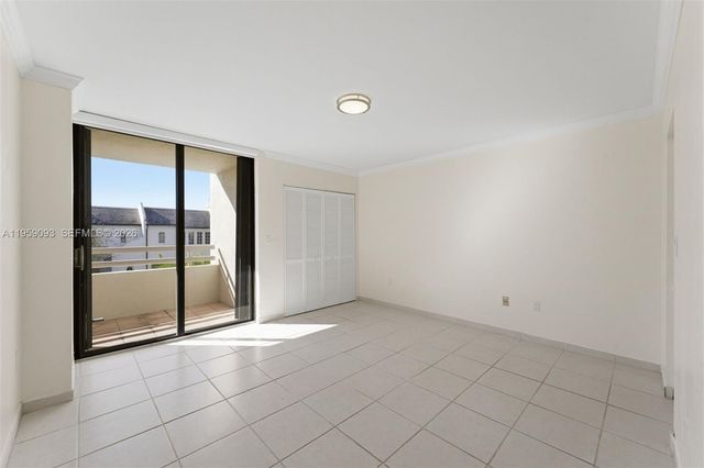 441 Valencia Ave 302, Coral Gables, FL 33134